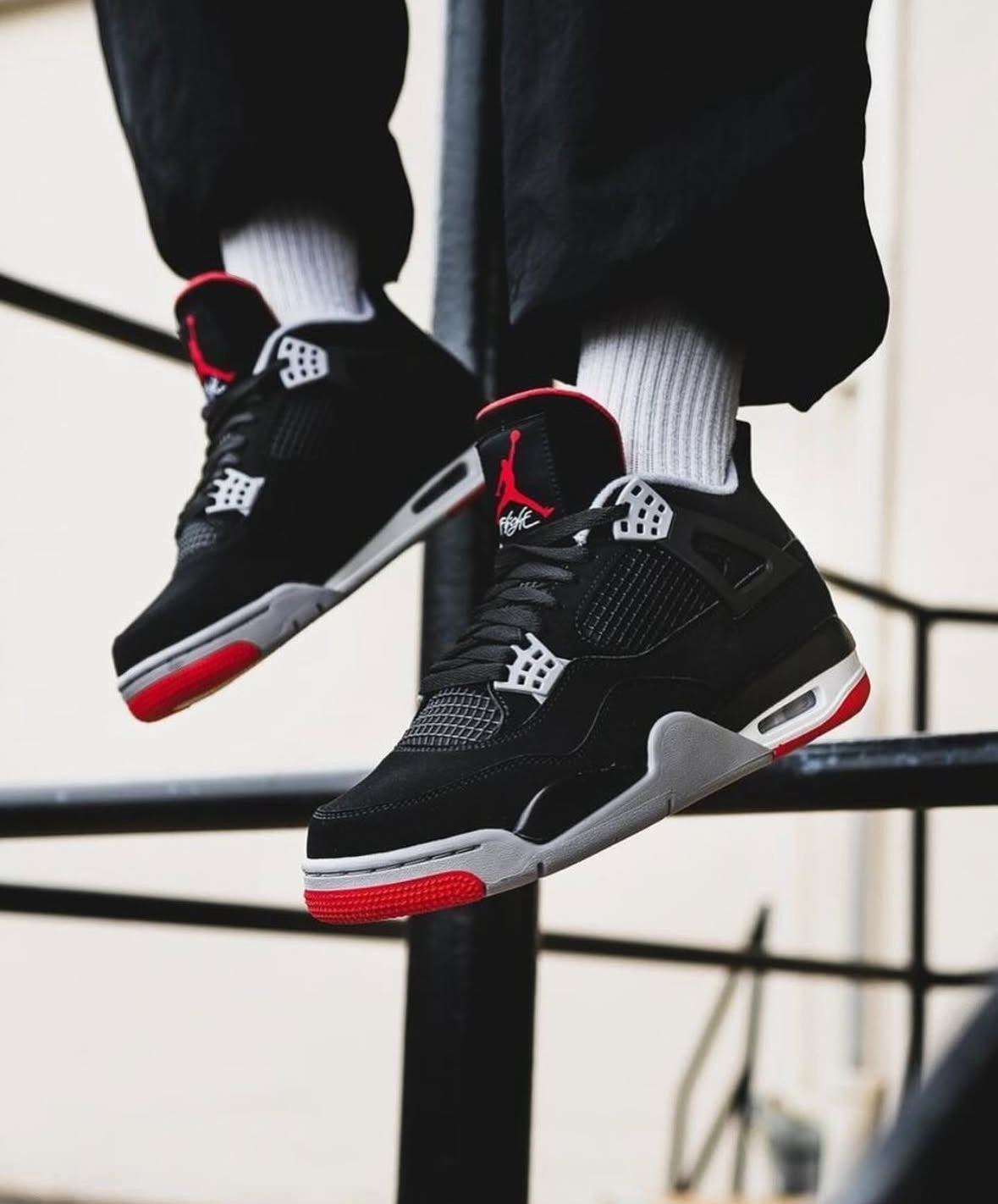 Air Jordan 4 Retro Bred