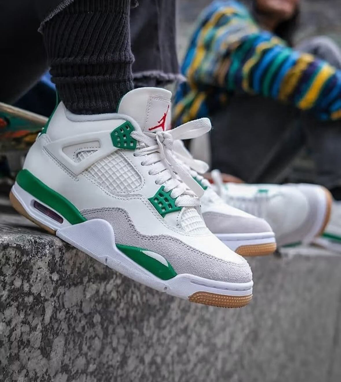 Air Jordan 4 Retro SB Pine Green