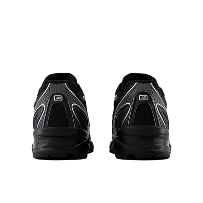 New Balance 740 Black