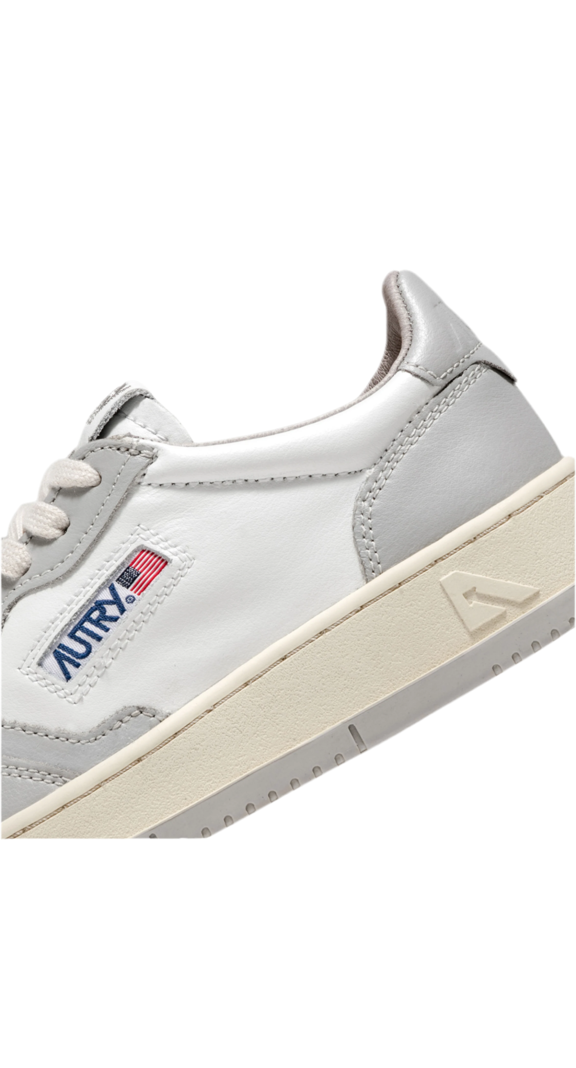 AUTRY SNEAKERS
SNEAKERS MEDALIST LOW BICOLOR IN PELLE BIANCA E VAPOR