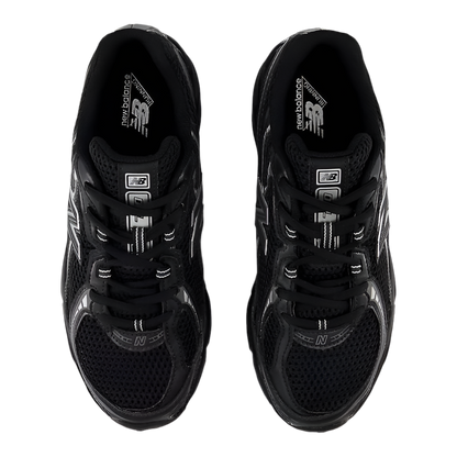 New Balance 740 Black