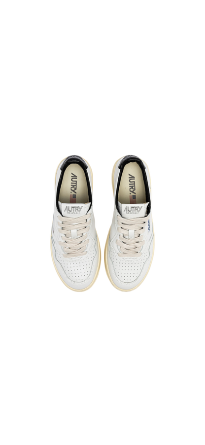AUTRY SNEAKERS
SNEAKERS MEDALIST LOW IN PELLE BIANCA E NERA CON LETTERING