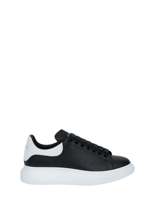Alexander McQueen Sneaker Oversize in Nero/Bianco