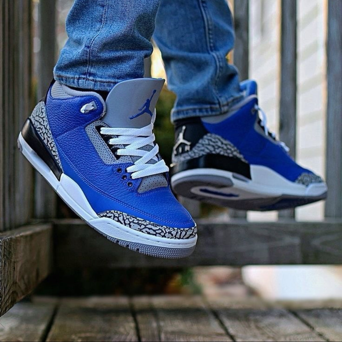 Air Jordan 3 Retro Varsity Royal