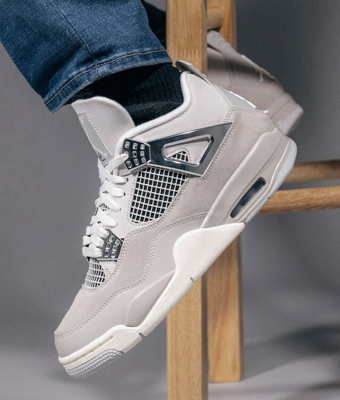 Air Jordan 4 Retro Frozen
